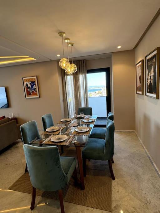 Penthouse Vue Sur & Piscine Apartment *